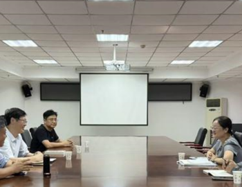 档案馆一行赴安徽大学档案馆调研